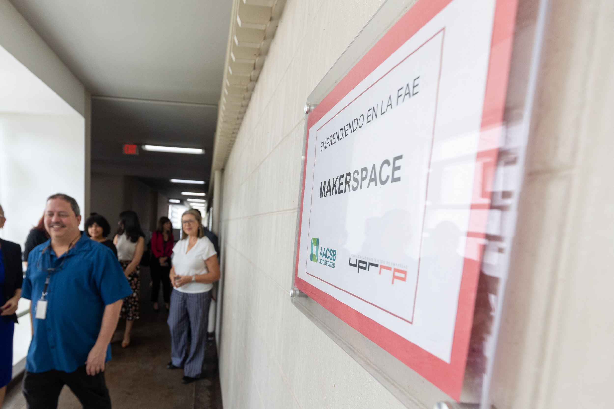 El Marketspace está localizando en el edificio Juan José Osuna #310