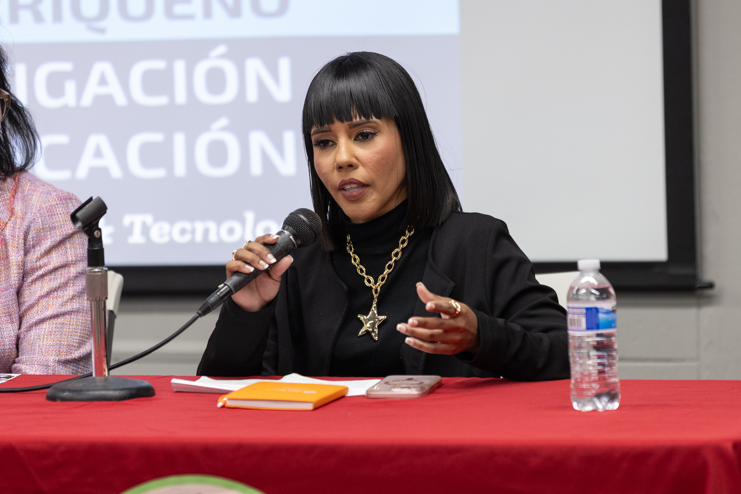 Dra. Francés Zenón Meléndez Directora de STEM Fideicomiso de Ciencias y Tecnología de Puerto Rico