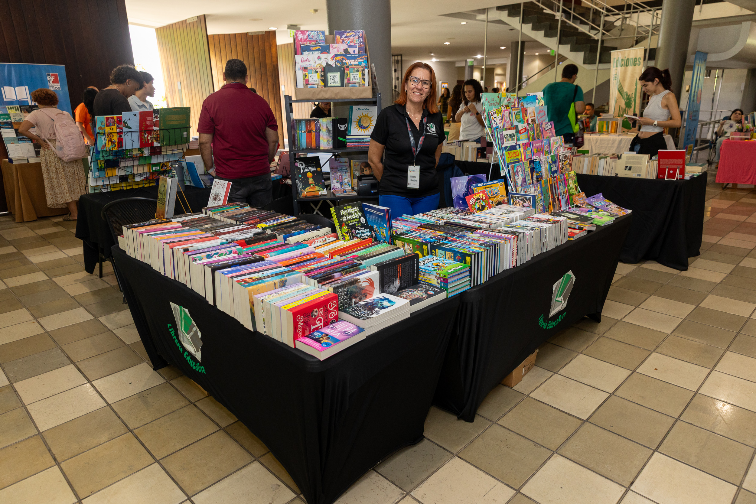 Participación de librerías locales y editoriales