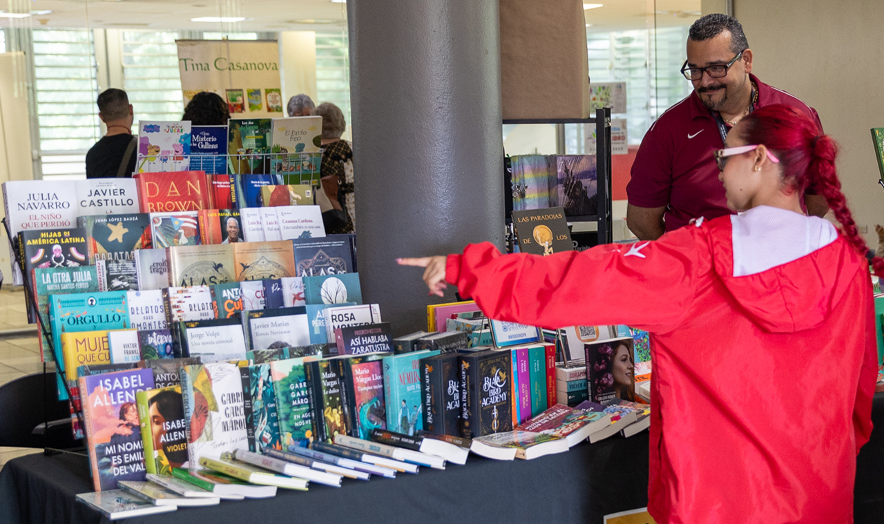 FIL RÍO 2025: encuentro académico y comunitario A través de la primera edición de la Feria Internacional del Libro de Río Piedras, la UPRRP abrirá sus puertas a los vecinos de las comunidades adyacentes