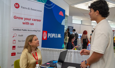 Feria de Empleo UPRRP 2026 conecta a estudiantes con más de 50 patronos locales e internacionales