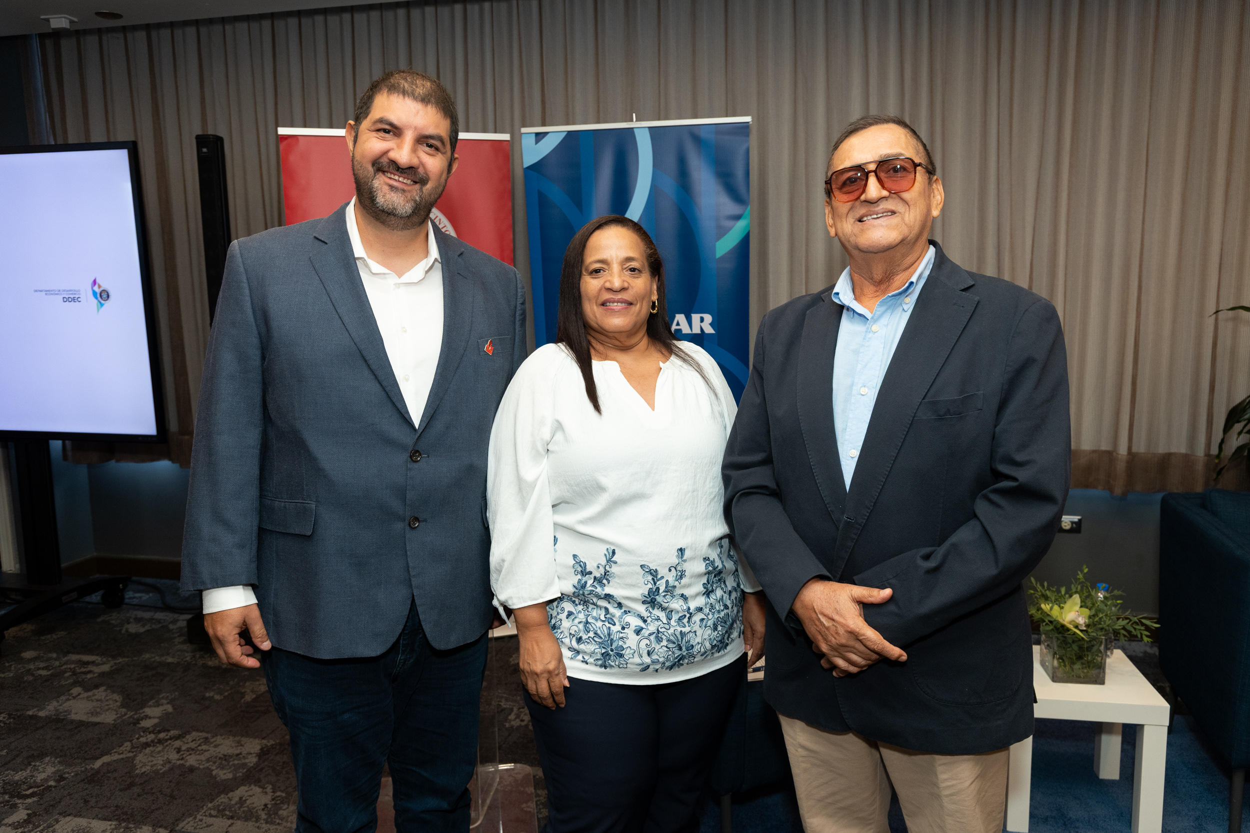 Dr. Jairo Ayala Godoy, Dra. Theany Calderón y Dr. Segundo Castro-Gonzáles