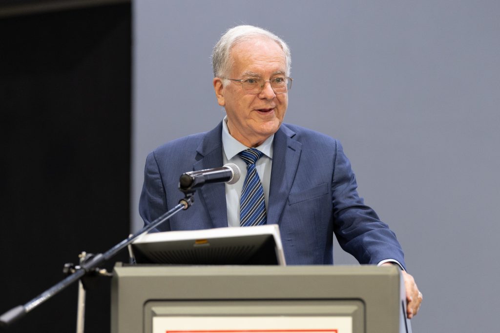 Dr. Efrén Rivera Ramos