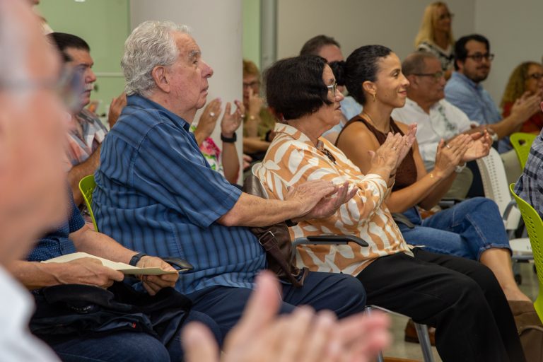 Participantes actividad del 40 aniversario programa graduado de Psicología